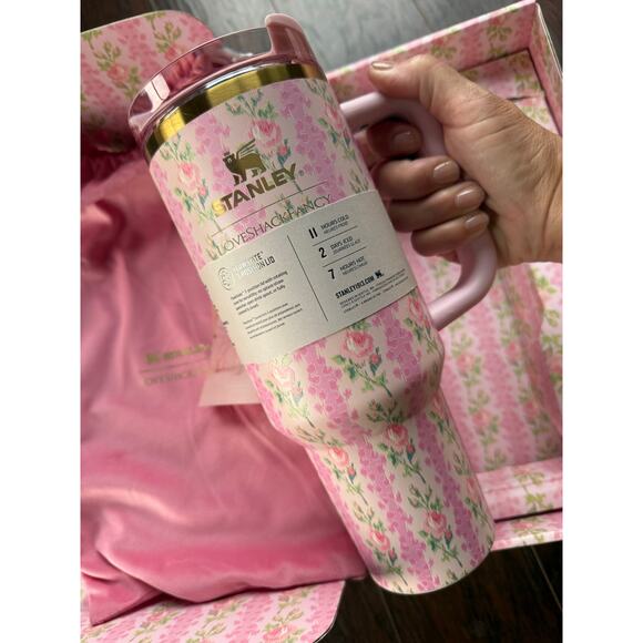 NEW Stanley x LoveShackFancy Flowstate Quencher 40oz Tumbler - Picture 4 of 4